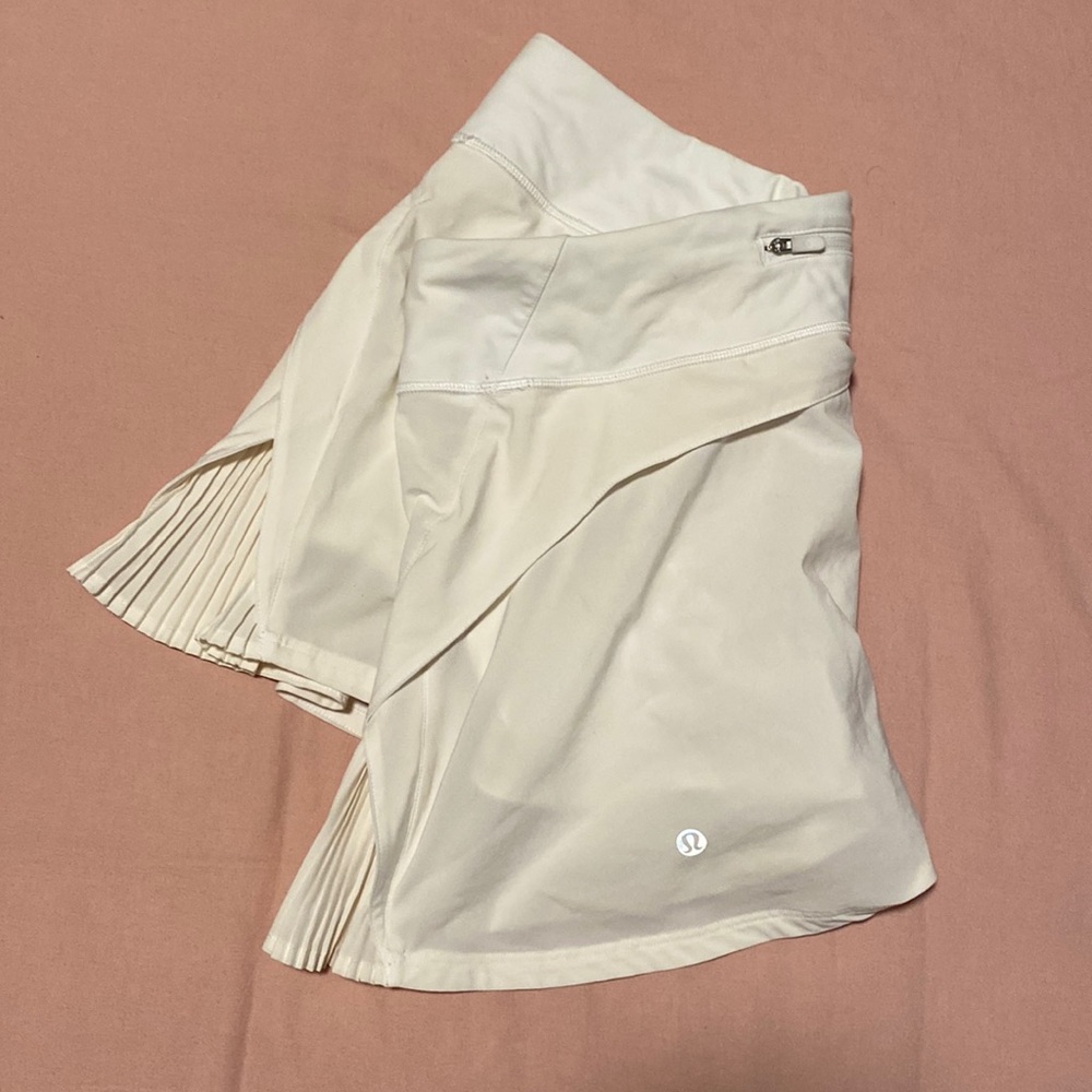 White Lululemon Play off the Pleats Tennis Skirt